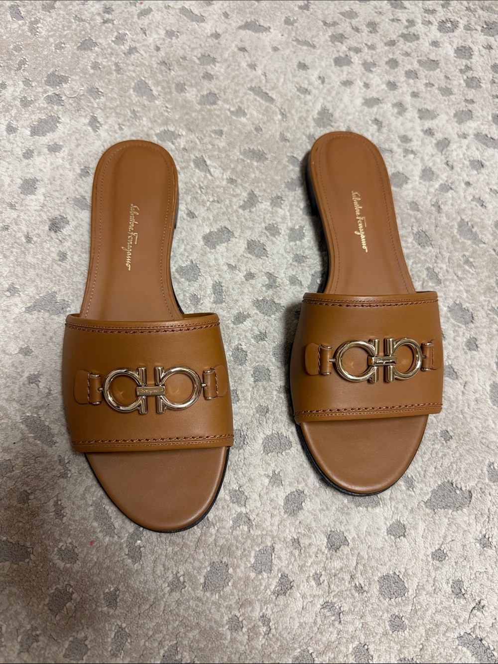 Salvatore Ferragamo Shoes size 41